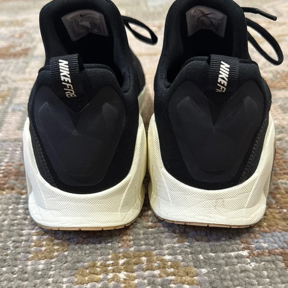 Nike Cross-Training Sneakers - Picture 4 of 5